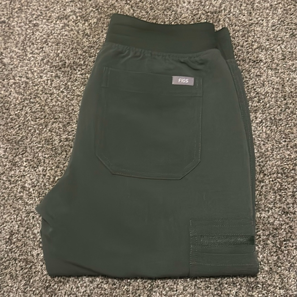 Figs Moss Green Never Worn Scrub Pants